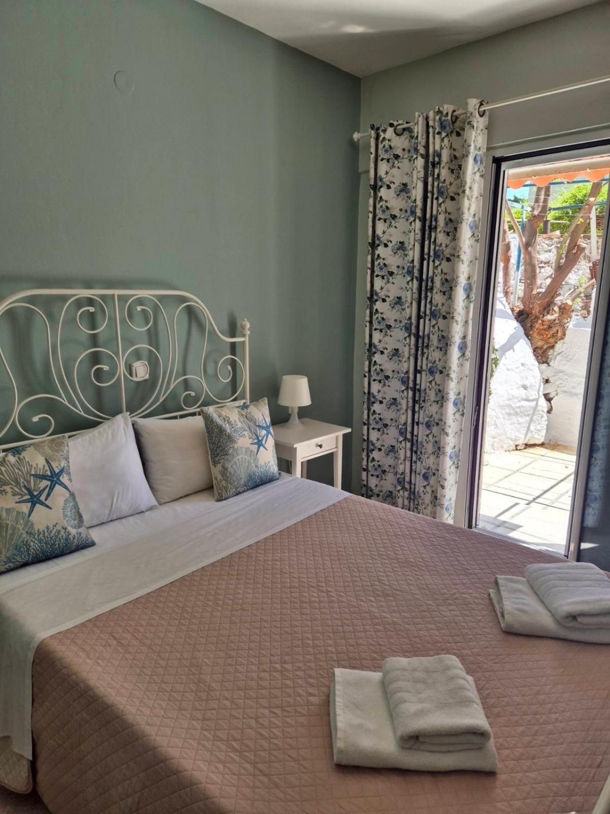 Drossinos Studios Poros Town المظهر الخارجي الصورة